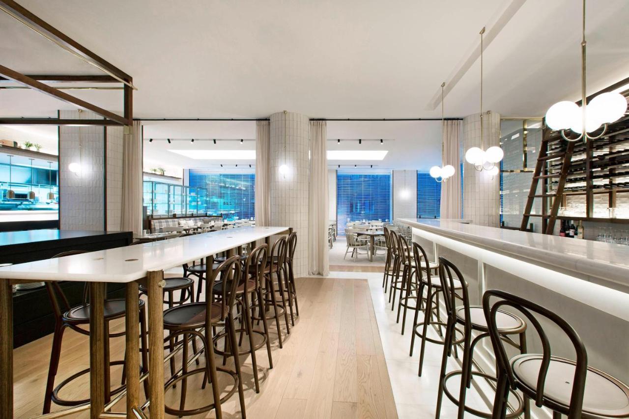 โรงแรมเชอราตัน เมลเบิร์น ภายนอก รูปภาพ The interior of the restaurant