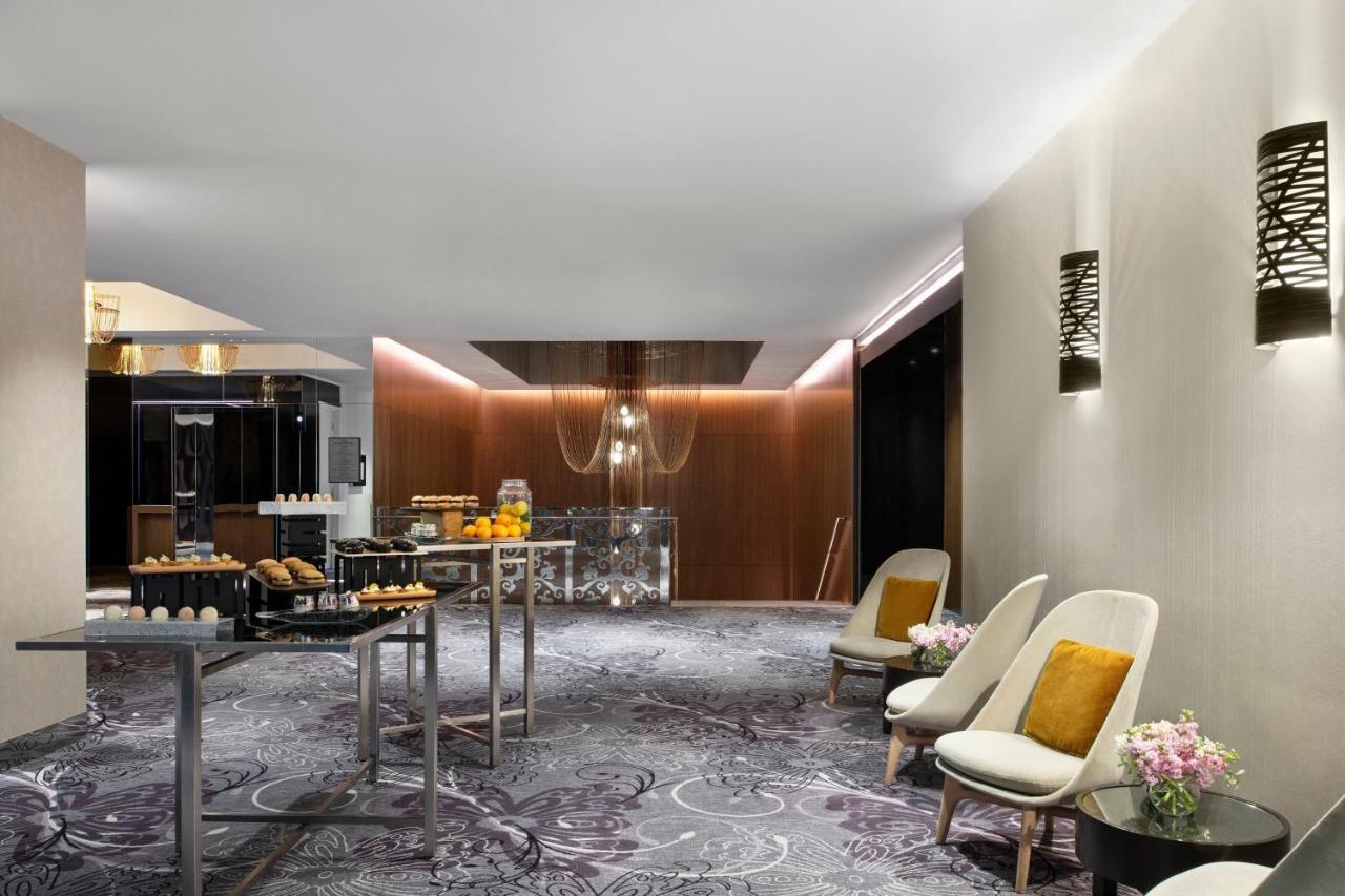 โรงแรมเชอราตัน เมลเบิร์น ภายนอก รูปภาพ The Lounge at the Westin Palace, Madrid