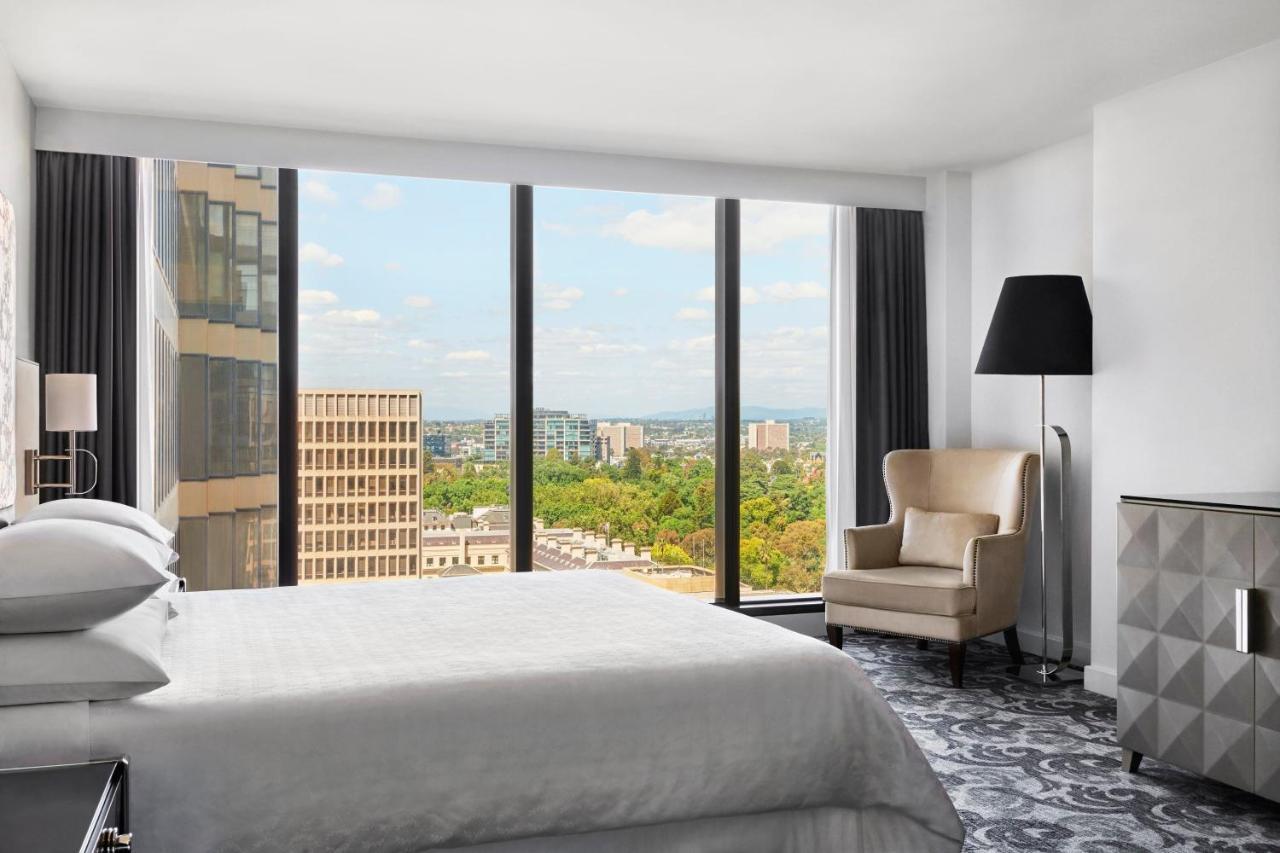 โรงแรมเชอราตัน เมลเบิร์น ภายนอก รูปภาพ A bedroom at the Westin