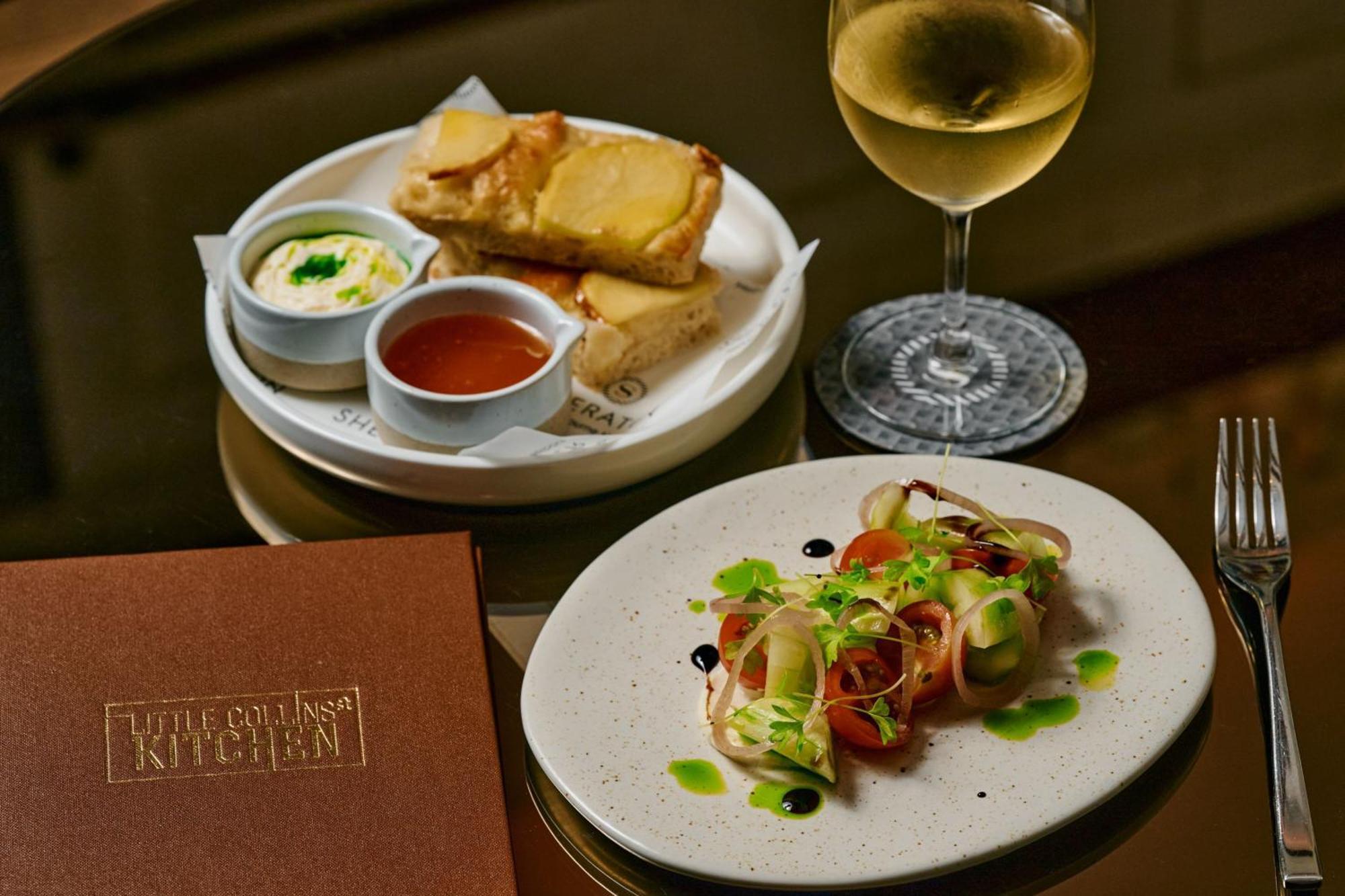 โรงแรมเชอราตัน เมลเบิร์น ภายนอก รูปภาพ A meal at Elements