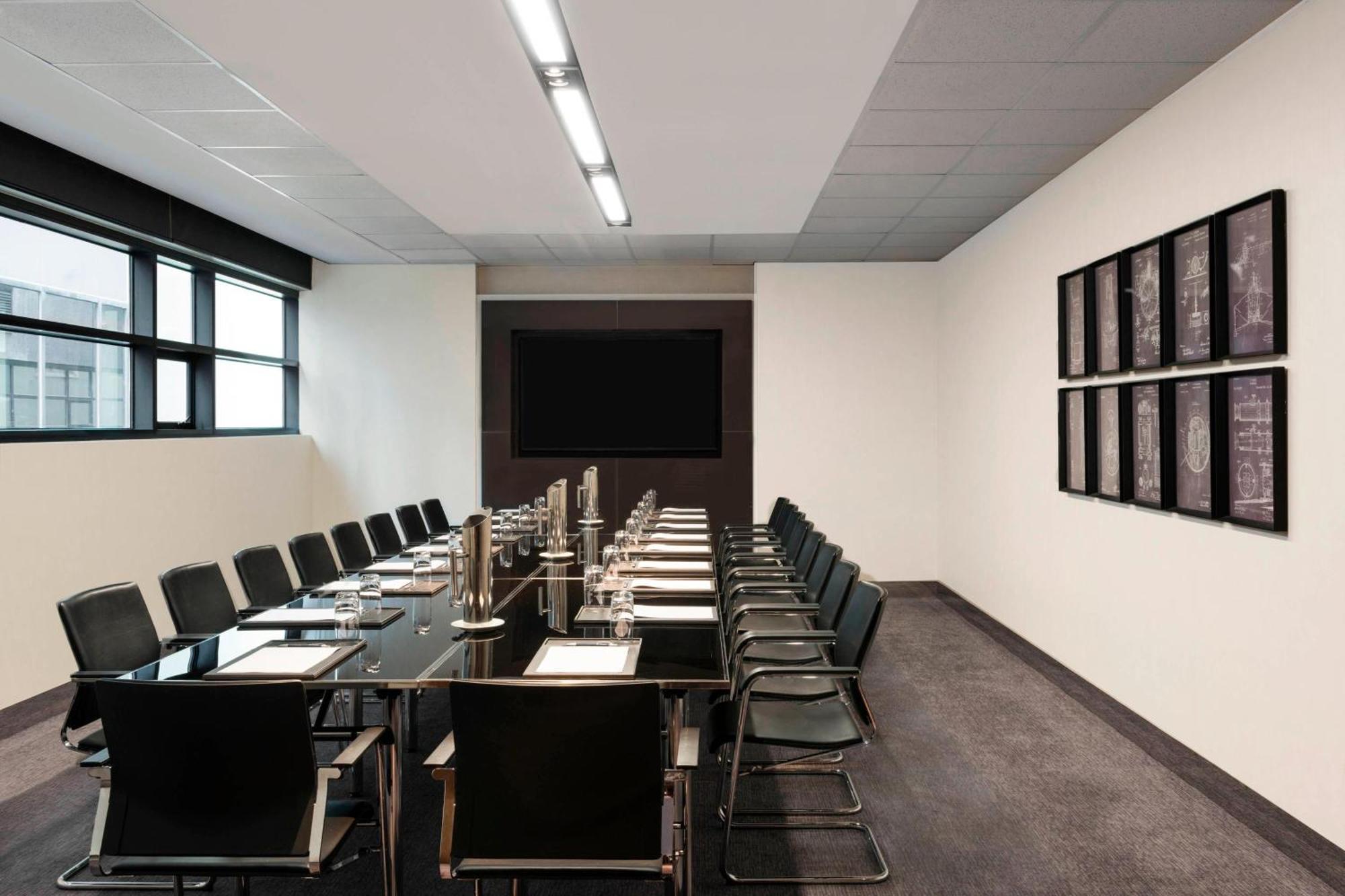 โรงแรมเชอราตัน เมลเบิร์น ภายนอก รูปภาพ A meeting room